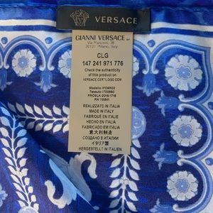 Brand new Versace Foulard in blues.
